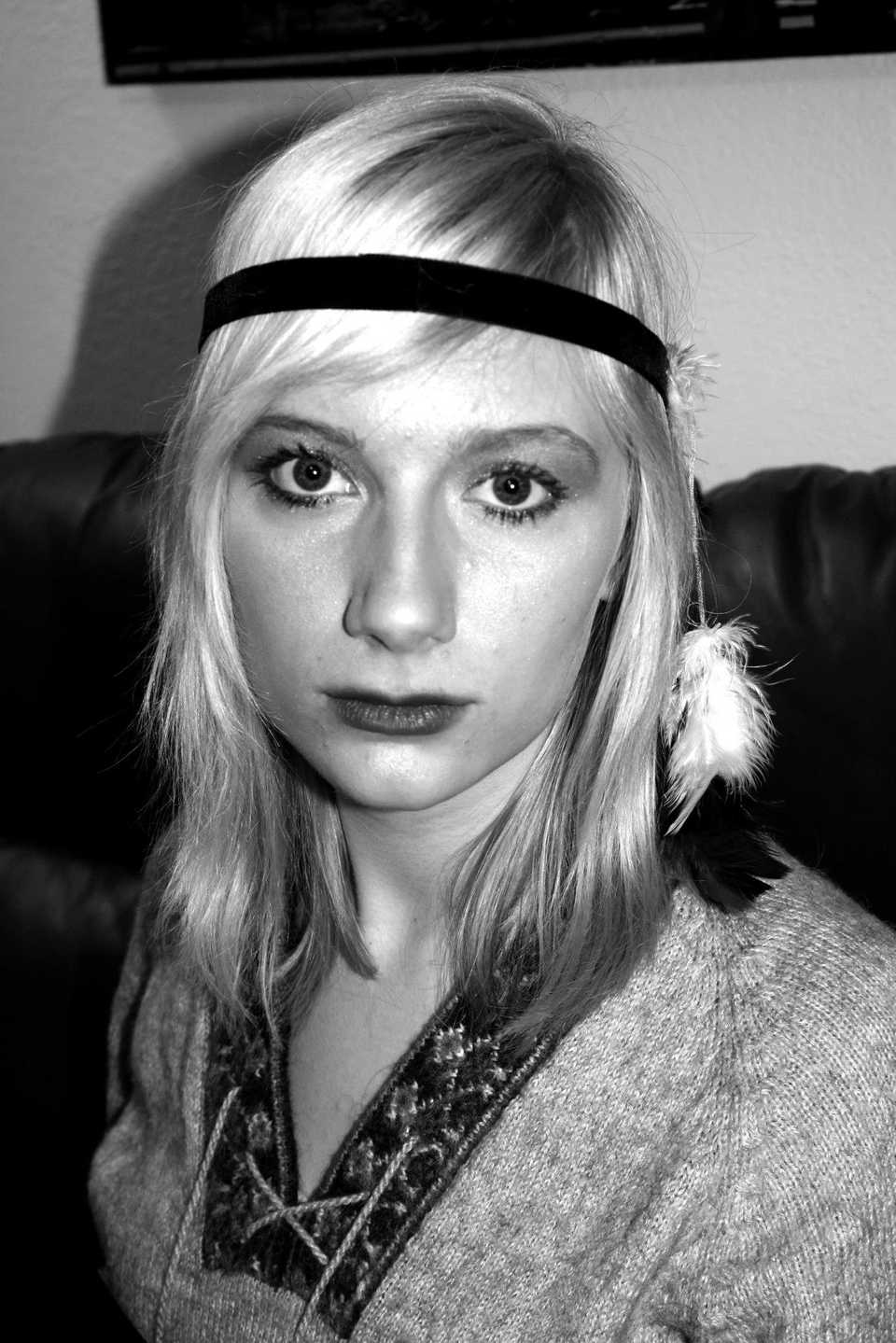 Boho black and white headshot of Hannah
